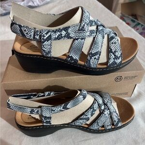 Clarks Collection Strappy Sandals 8W Navy Snakeskin Wedge NWT